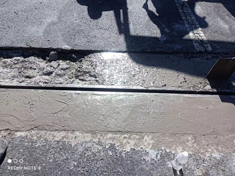 橋梁公路伸縮縫養(yǎng)護(hù)時(shí)需要注意哪些細(xì)節(jié)