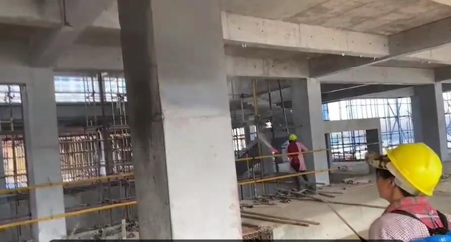 混凝土表面增強劑是如何提高地面強度的？