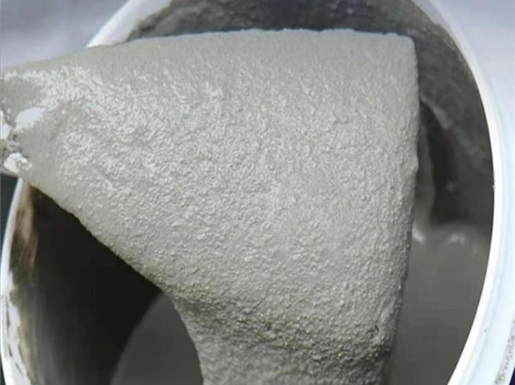 丙乳砂漿的配合比例應如何嚴格控制？